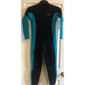 Hevto Wetsuit Size 10